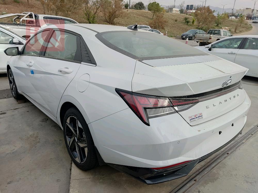 هیوندای ئەلەنترا